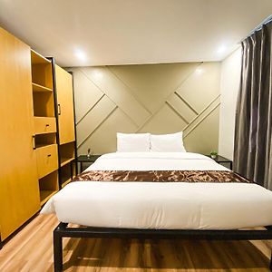 Wesfame Suites